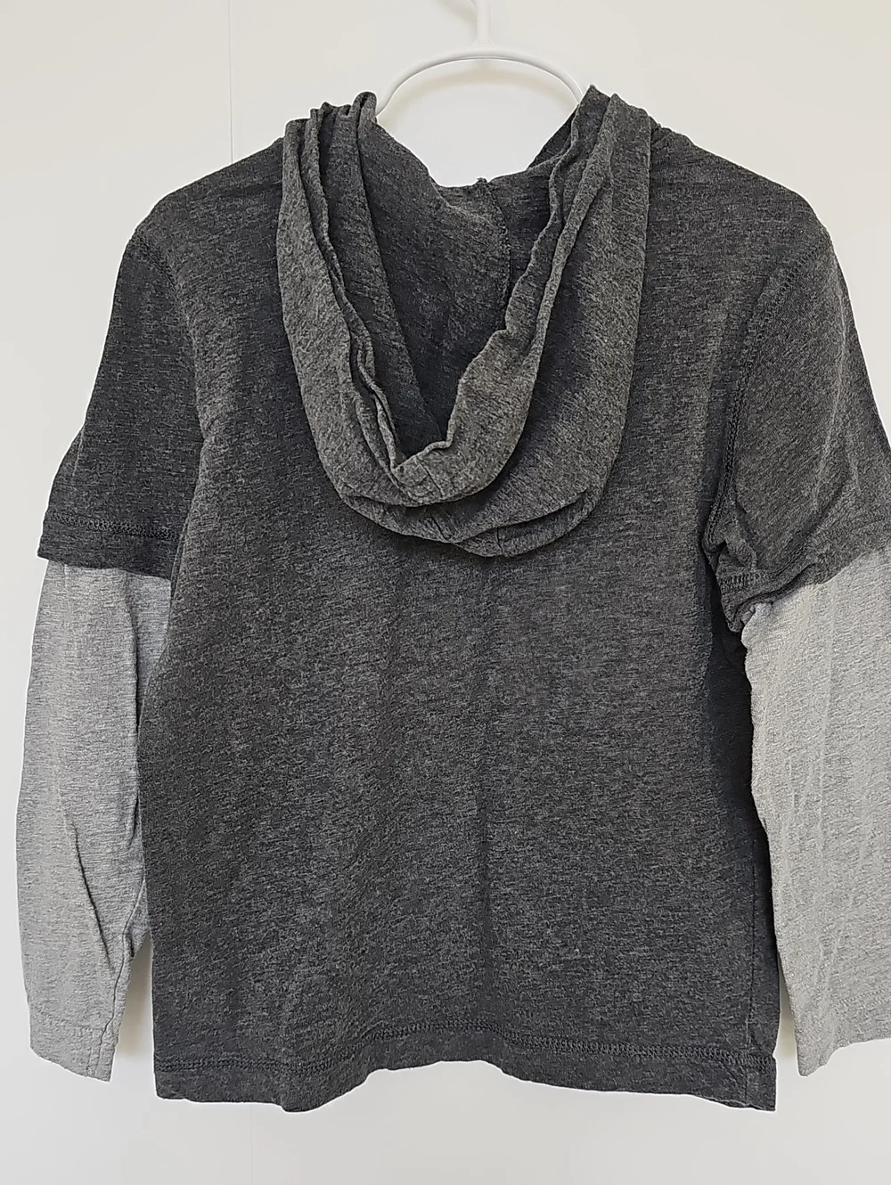 GAP Charcoal Grey Hoodie Tee w/ Orange Logo & Layered Light Gray Sleeves Sz S 6